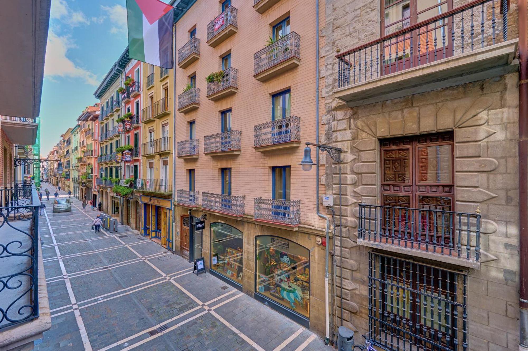 Apartamento Balcon Del Arte By Clabao Пампона Екстериор снимка